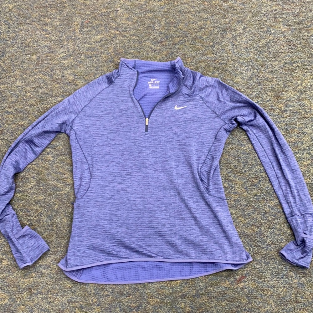 Woman’s Nike Dri-fit 1/4 zip size L